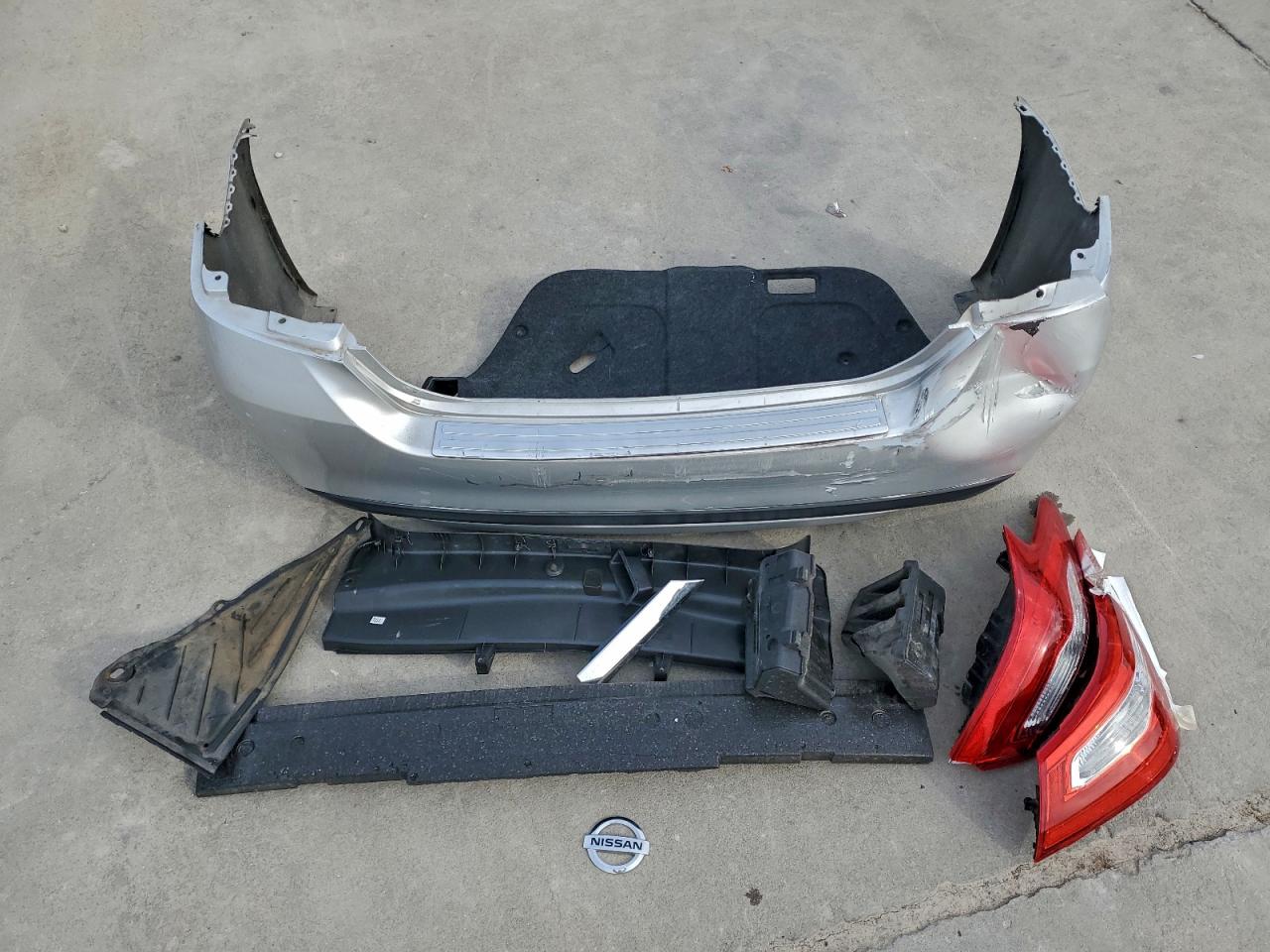 Nissan Altima 2.5 Image 10