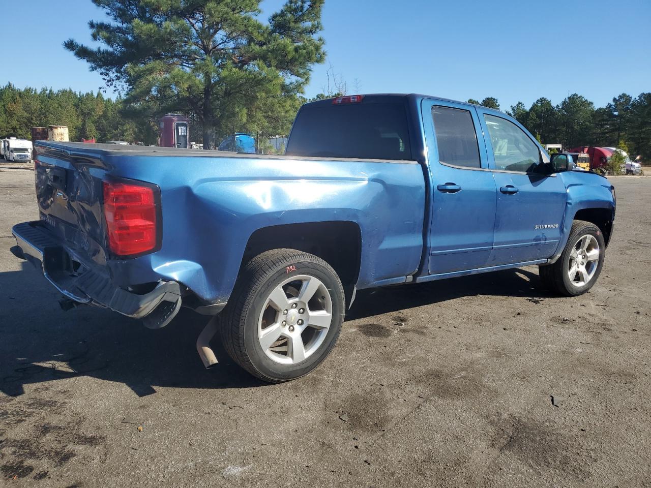 Chevrolet Silverado C1500 Lt Image 3