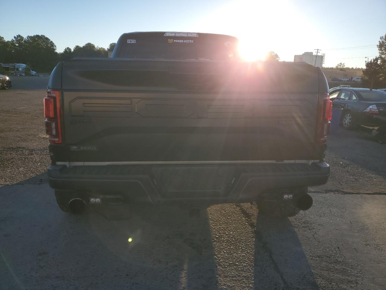 Ford F-150 Raptor Image 11