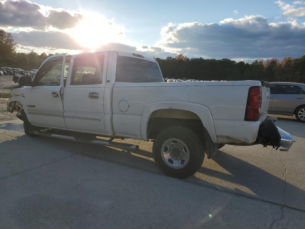 Chevrolet Silverado C1500 Classic Hd Image 3