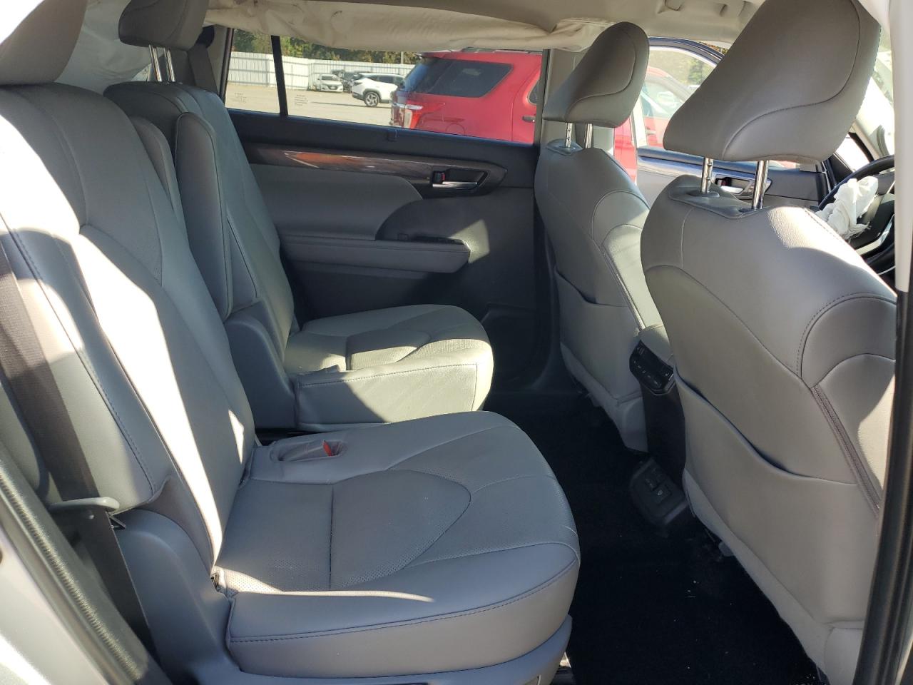 Toyota Highlander Platinum Image 3