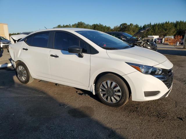 Nissan Versa S Image 2