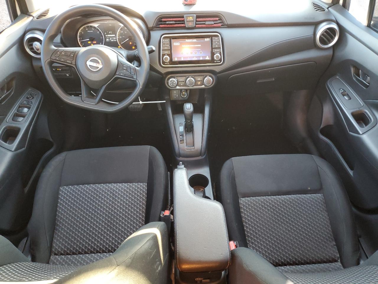 Nissan Versa S Image 8