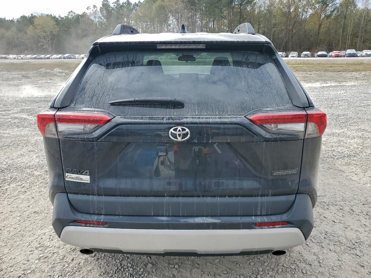 Toyota RAV4 Adventure Image 2