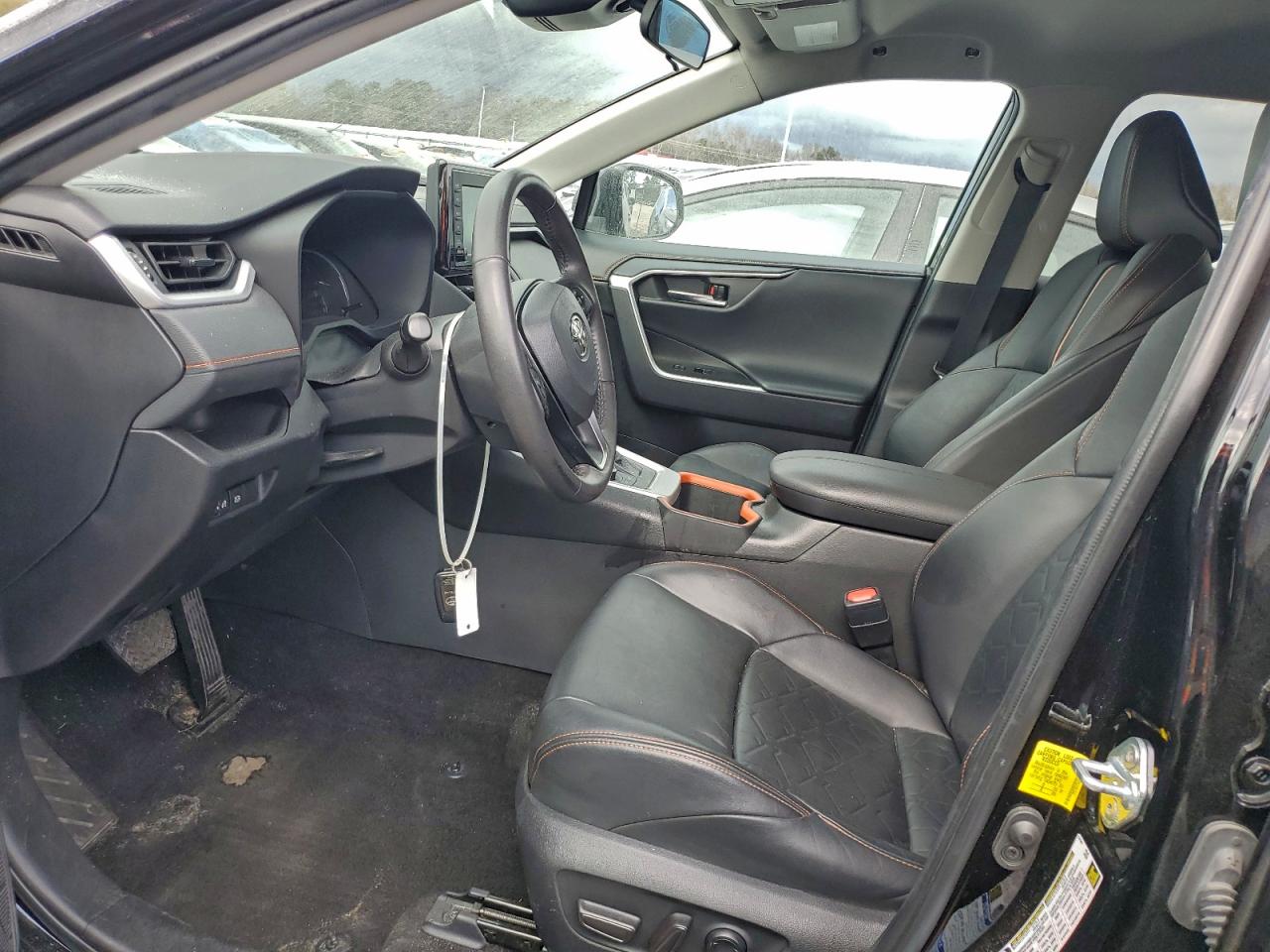 Toyota RAV4 Adventure Image 4