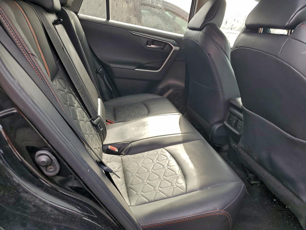 Toyota RAV4 Adventure Image 12