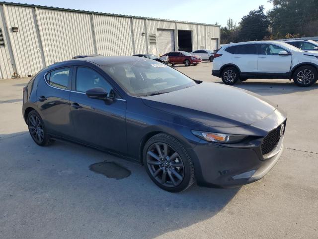 Mazda 3 Image 2