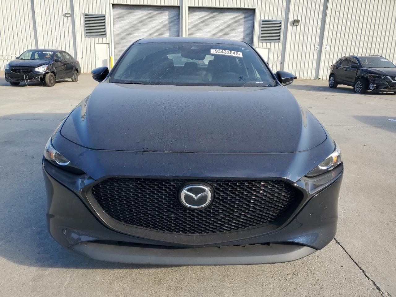 Mazda 3 Image 6
