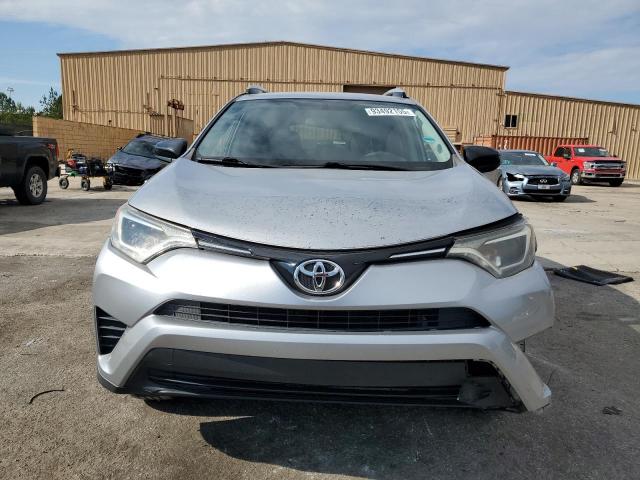 Toyota RAV4 Le Image 13