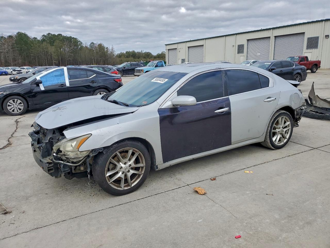 Nissan Maxima S Image 1