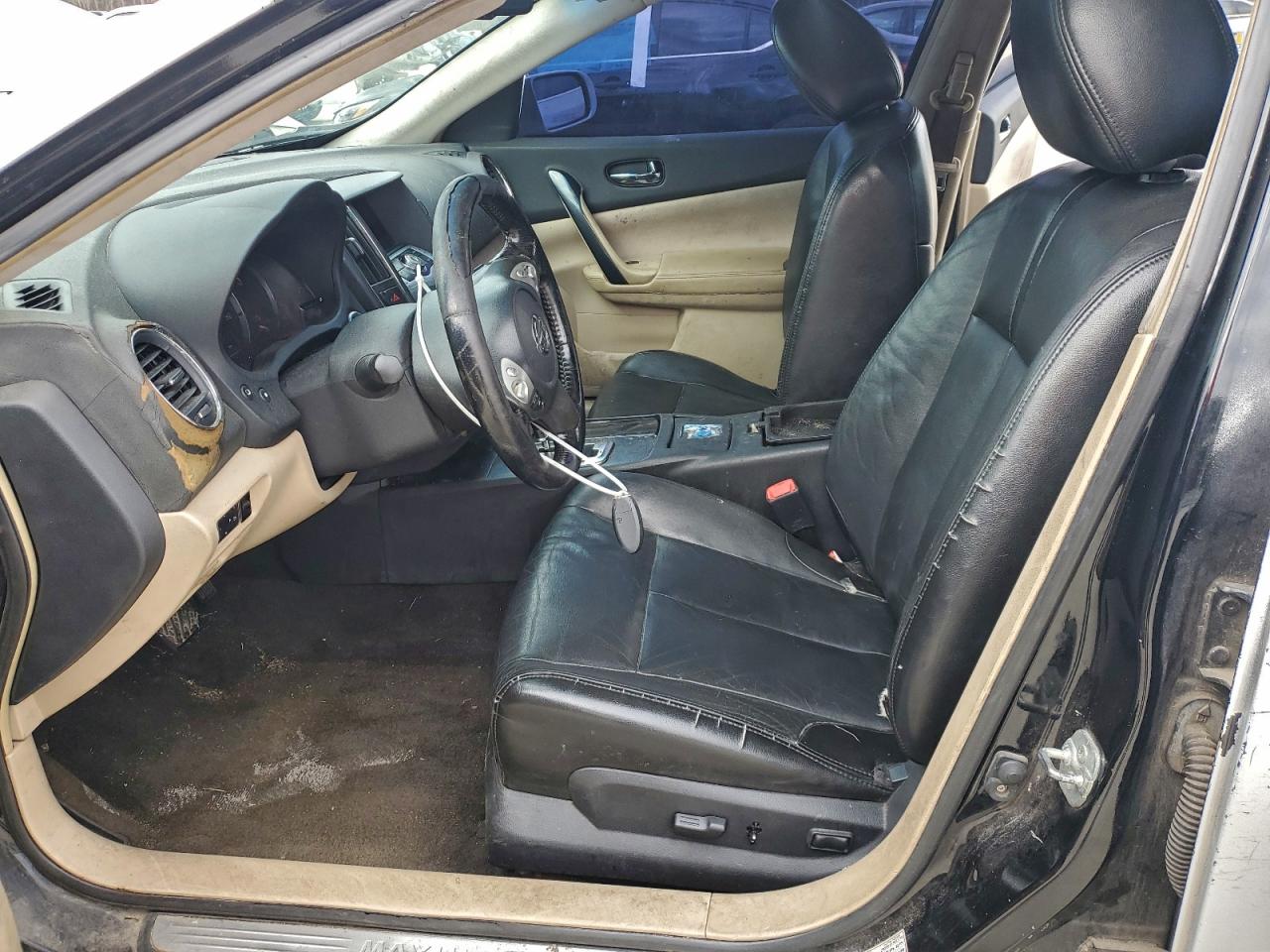 Nissan Maxima S Image 10