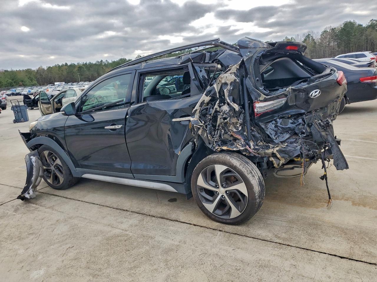 Hyundai TUCSON Value Image 5