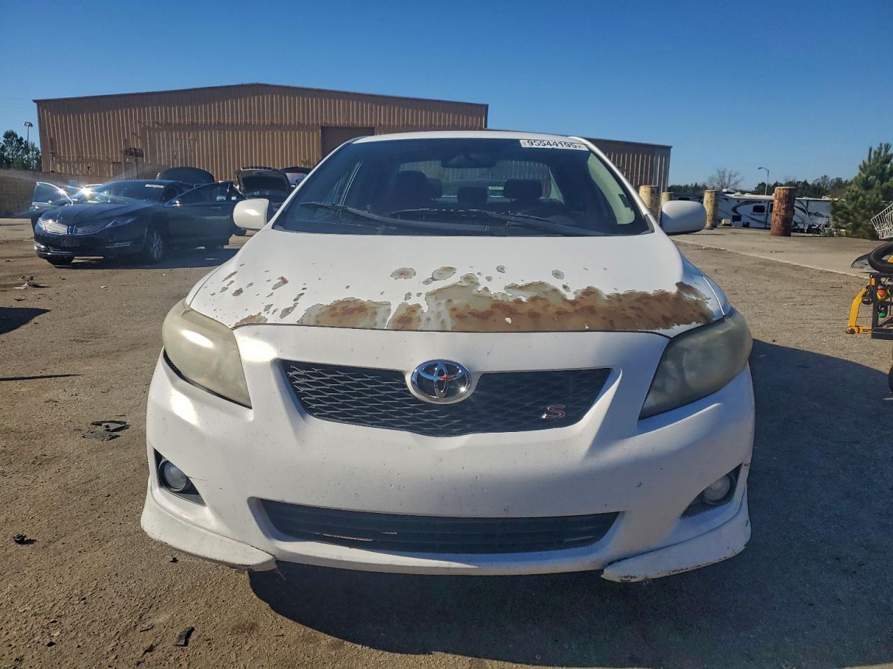 Toyota Corolla Base Image 3