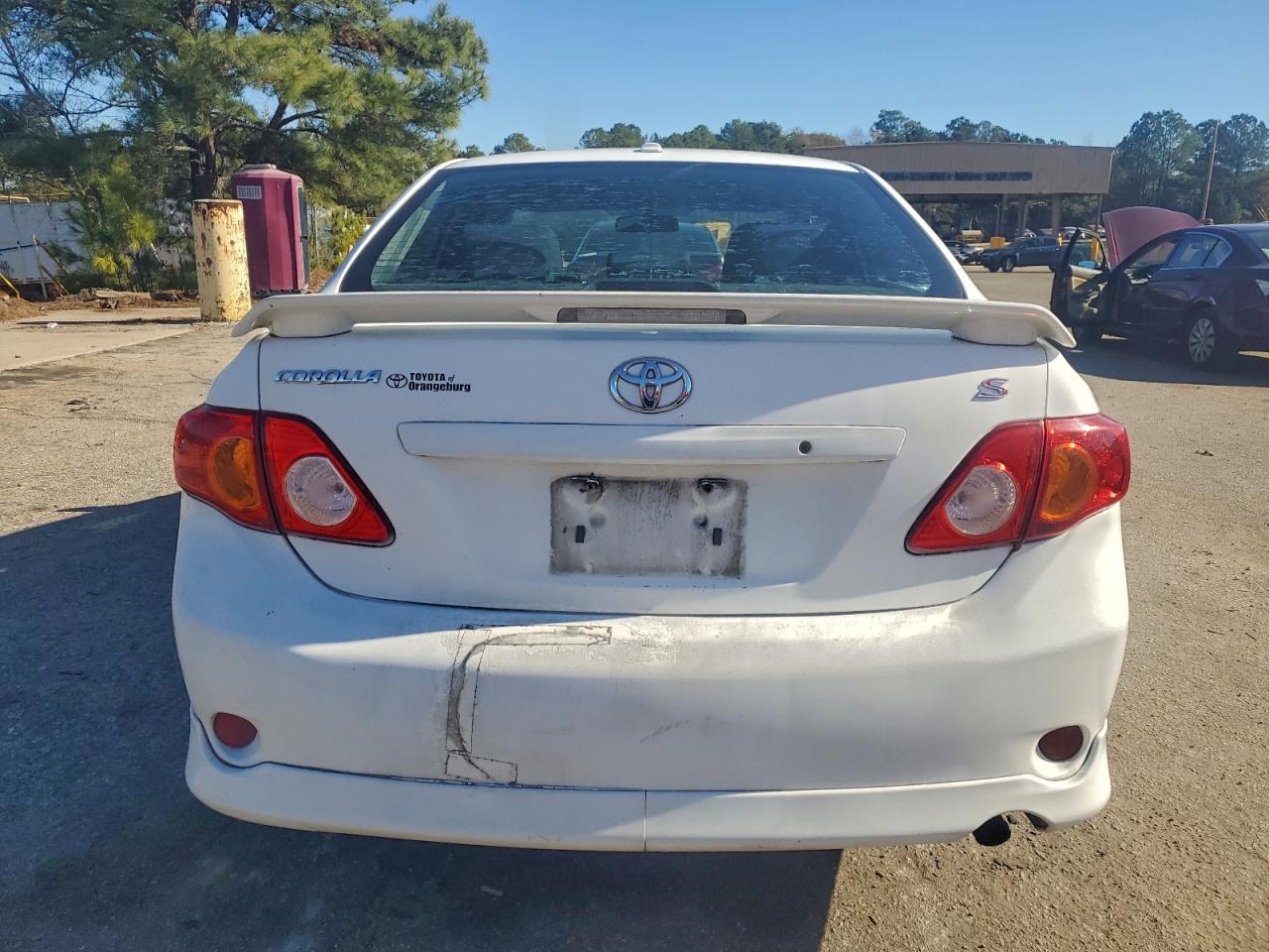 Toyota Corolla Base Image 6