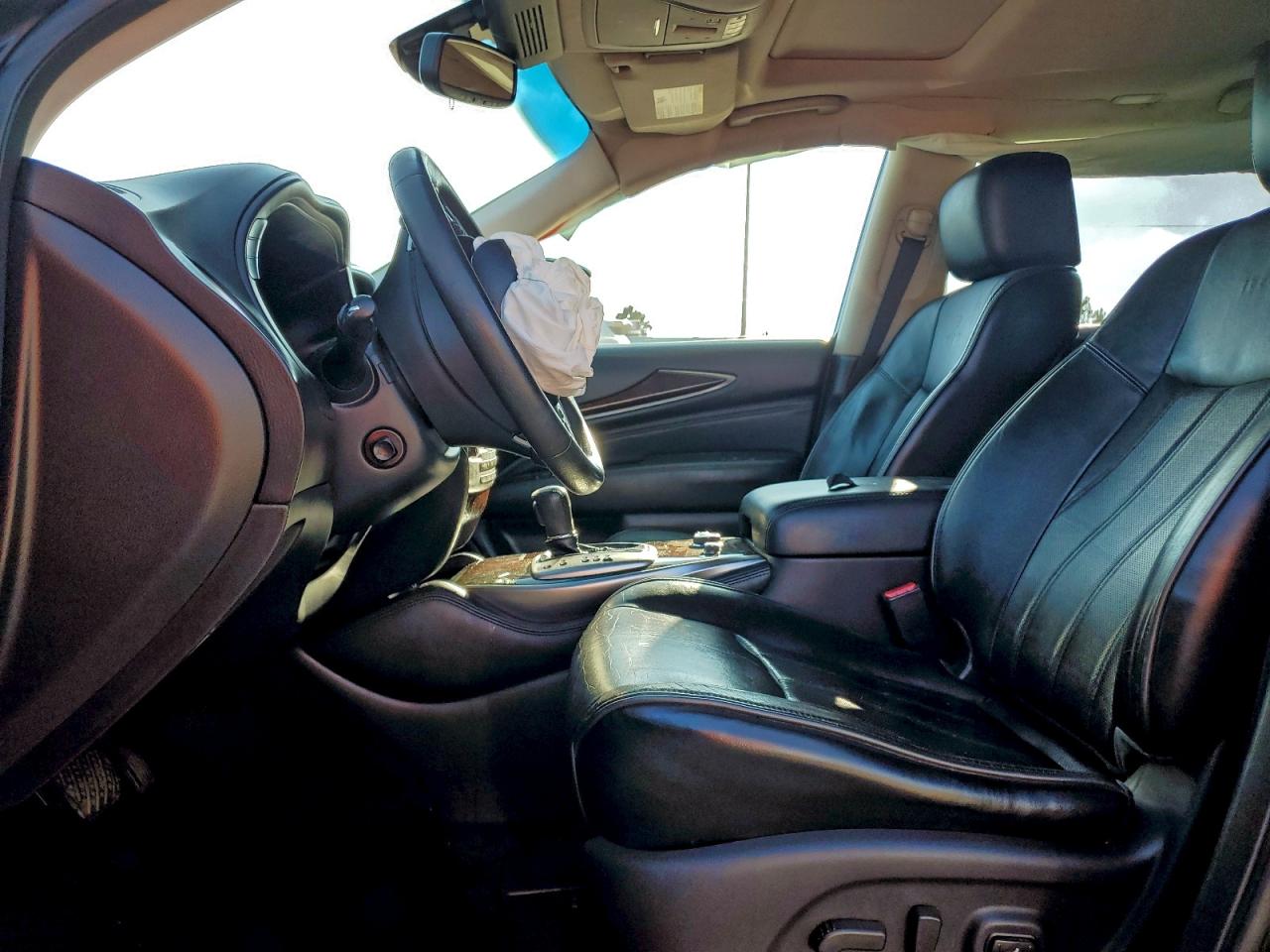 INFINITI JX35 Image 8