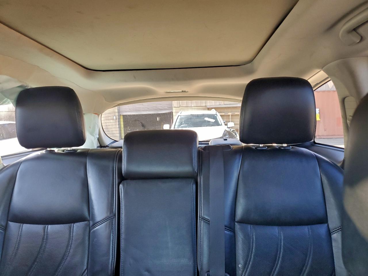 INFINITI JX35 Image 9