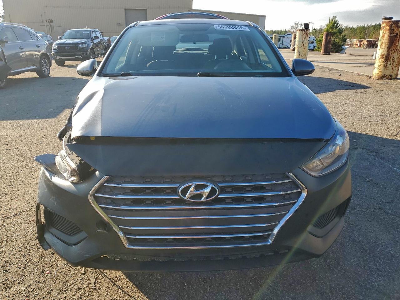 Hyundai ACCENT Se Image 8