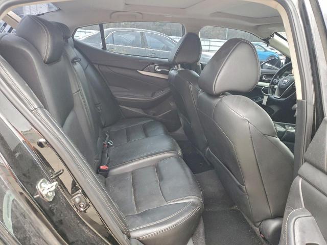 Nissan Maxima 3.5s Image 10