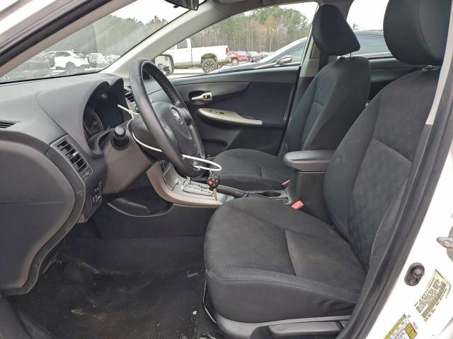 Toyota Corolla Base Image 7