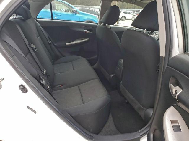 Toyota Corolla Base Image 8