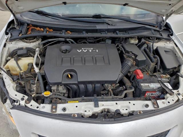 Toyota Corolla Base Image 6