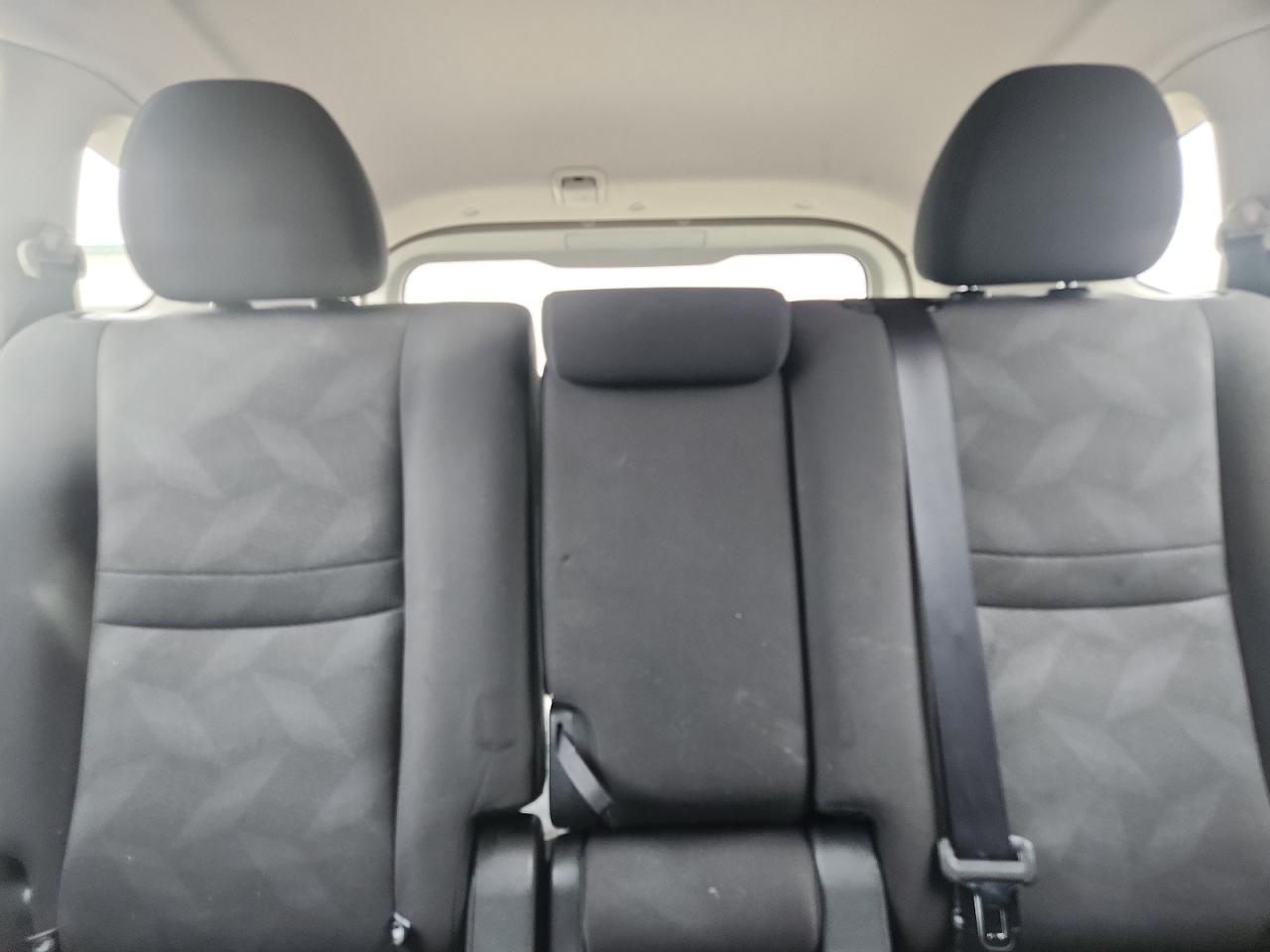 Nissan Rogue S Image 12