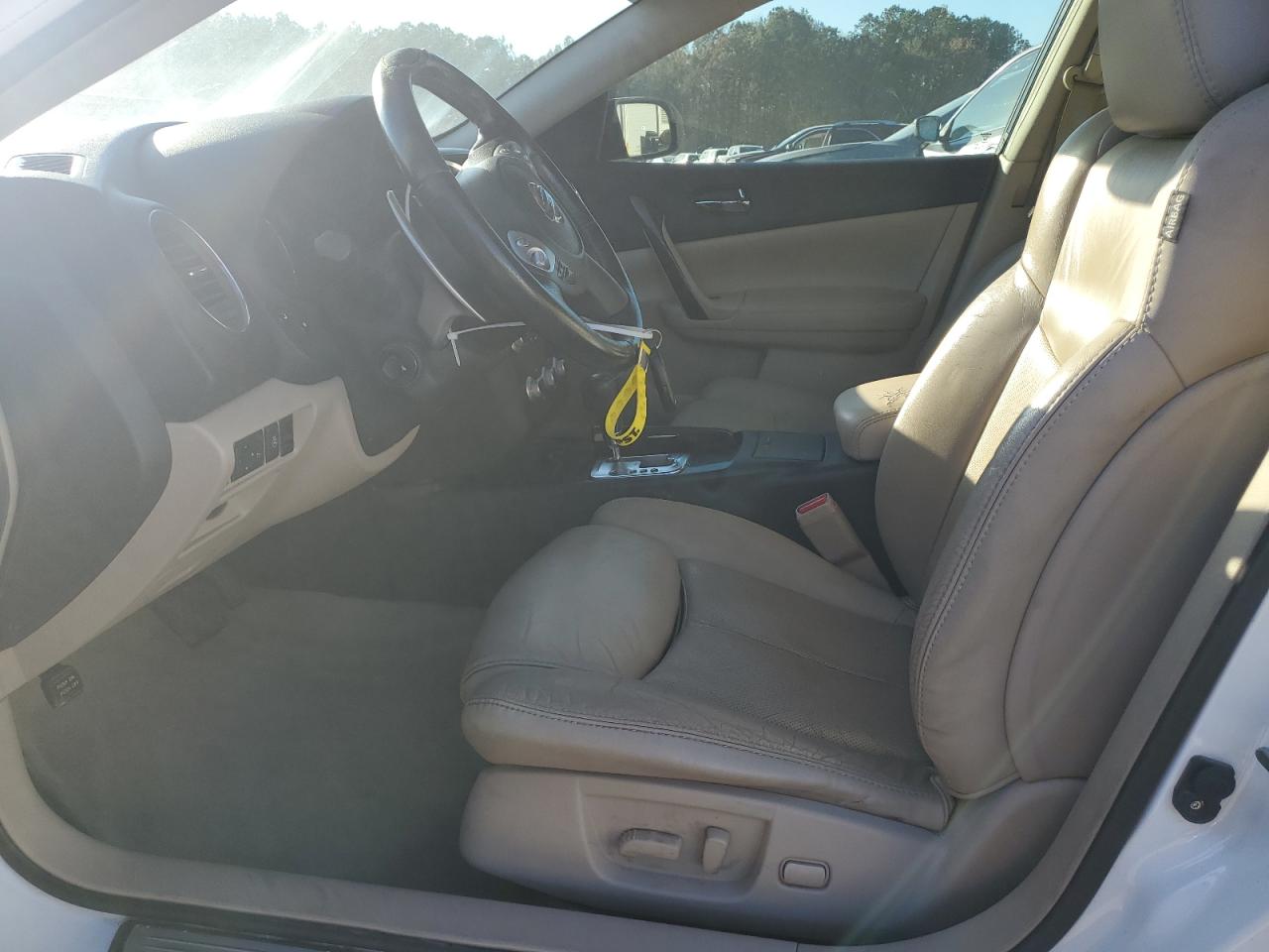 Nissan Maxima S Image 3