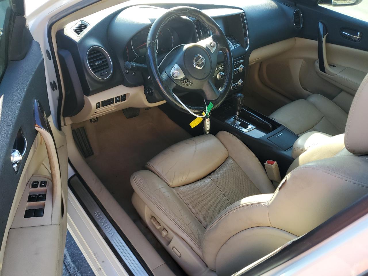 Nissan Maxima S Image 11