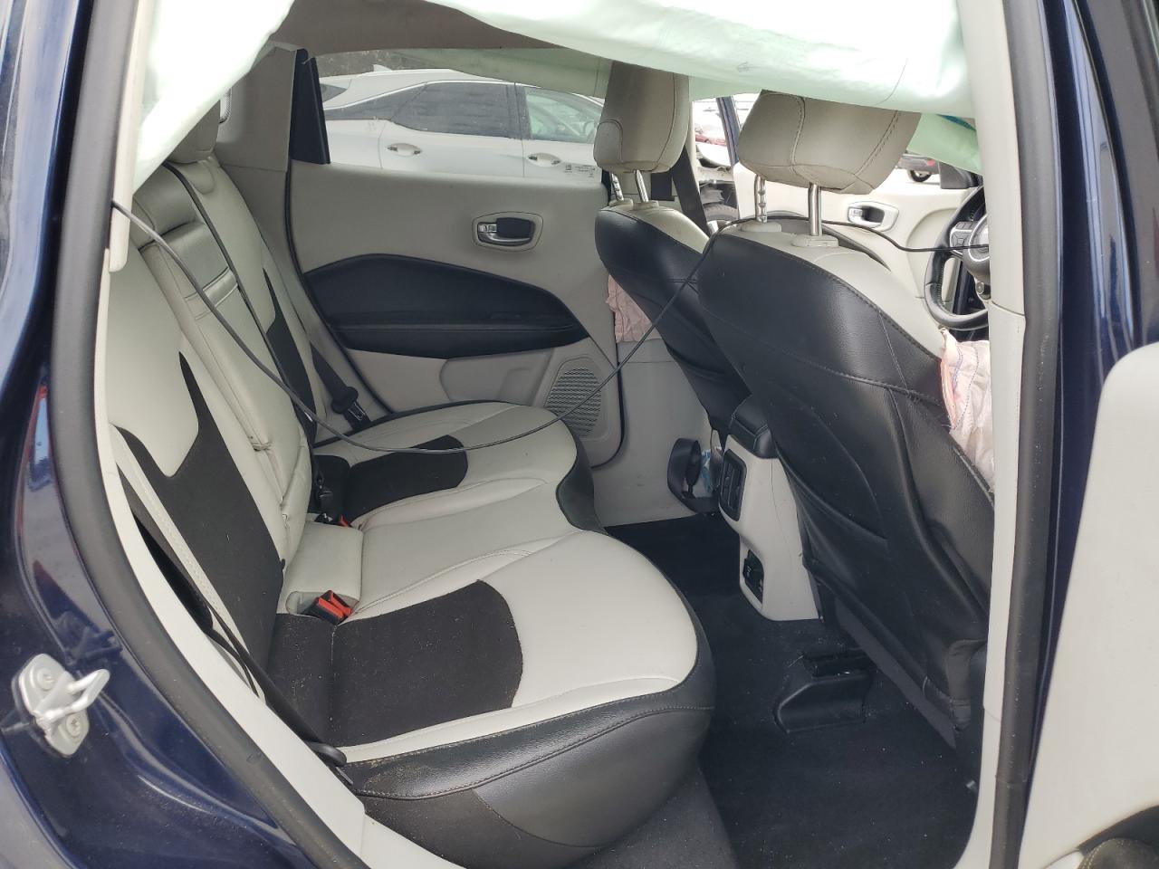 Jeep Compass Latitude Image 2