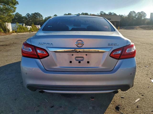 Nissan Altima 3.5sl Image 4