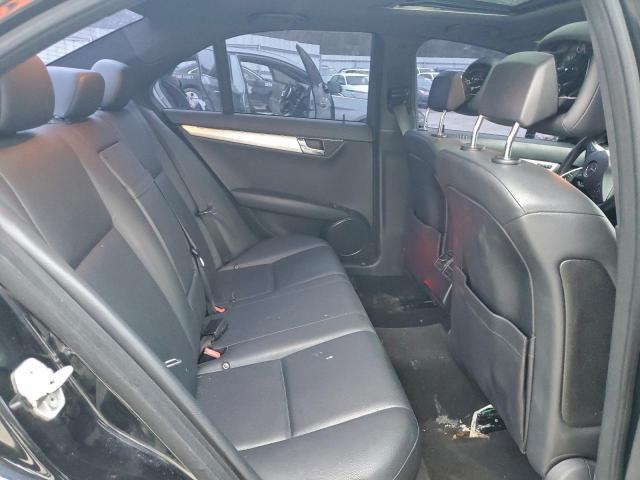 Mercedes-Benz C-Class 300 Image 11