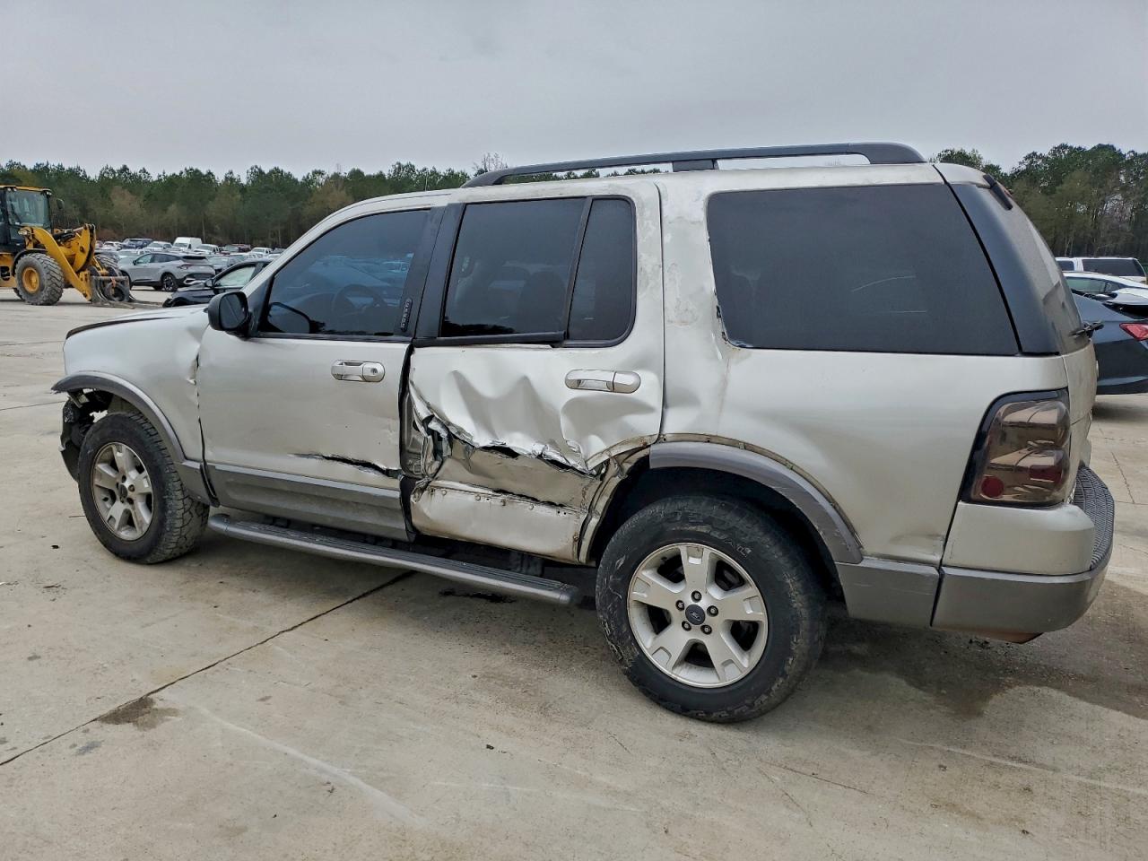 Ford Explorer Xlt Image 4