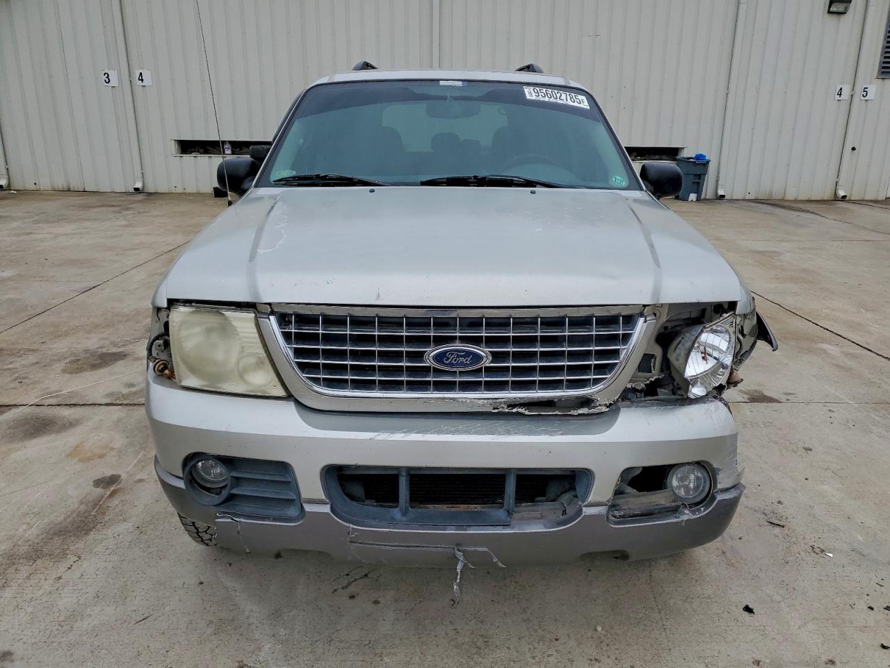 Ford Explorer Xlt Image 5