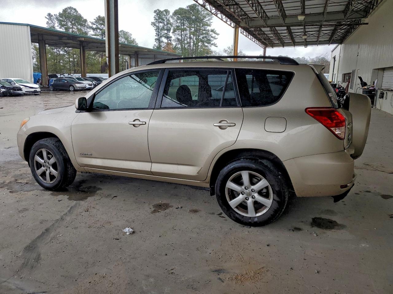 Toyota RAV4 Limited Image 9