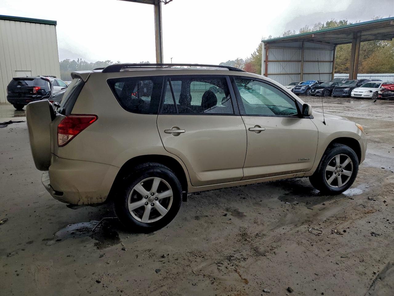 Toyota RAV4 Limited Image 5