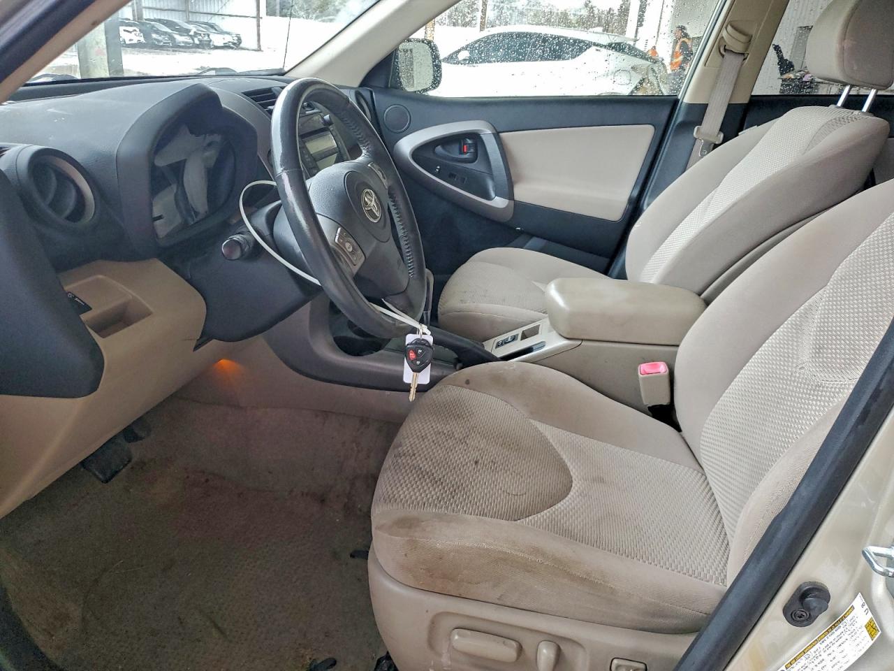 Toyota RAV4 Limited Image 4