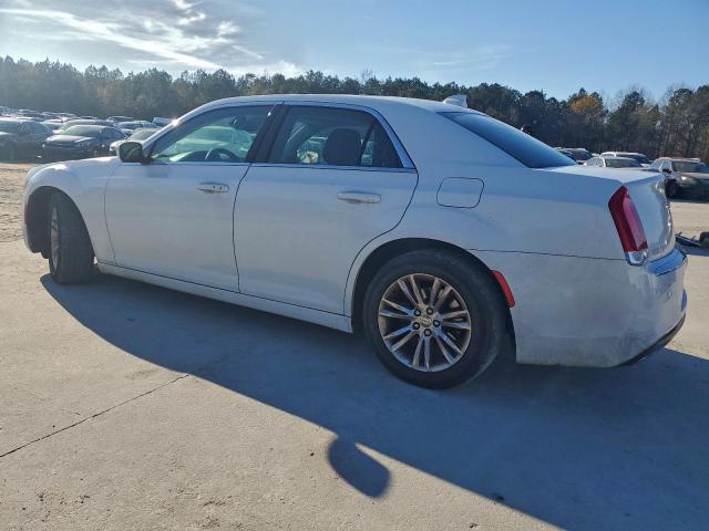 Chrysler 300 Touring Image 3