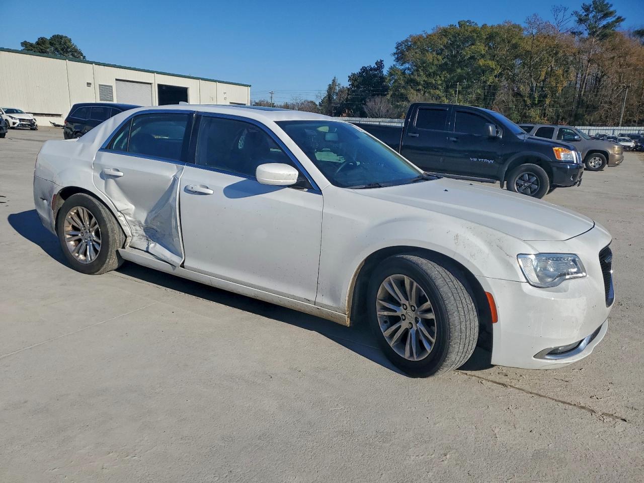 Chrysler 300 Touring Image 4
