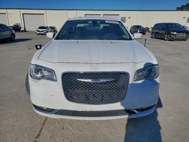 Chrysler 300 Touring Image 5