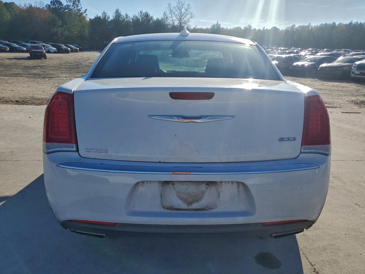 Chrysler 300 Touring Image 12