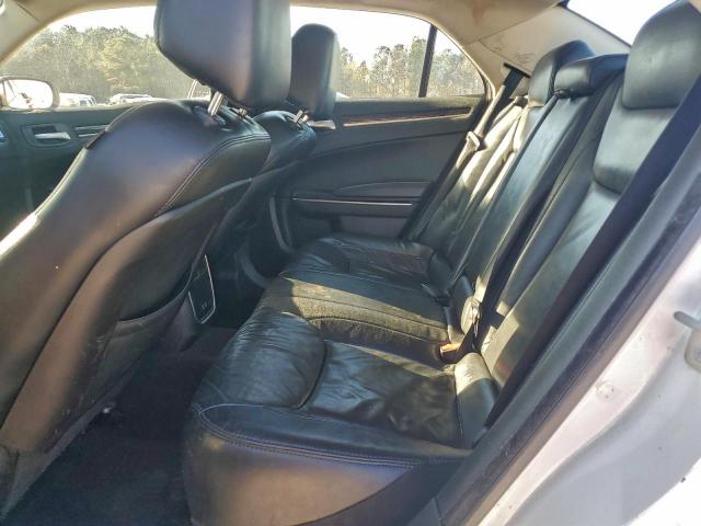 Chrysler 300 Touring Image 6