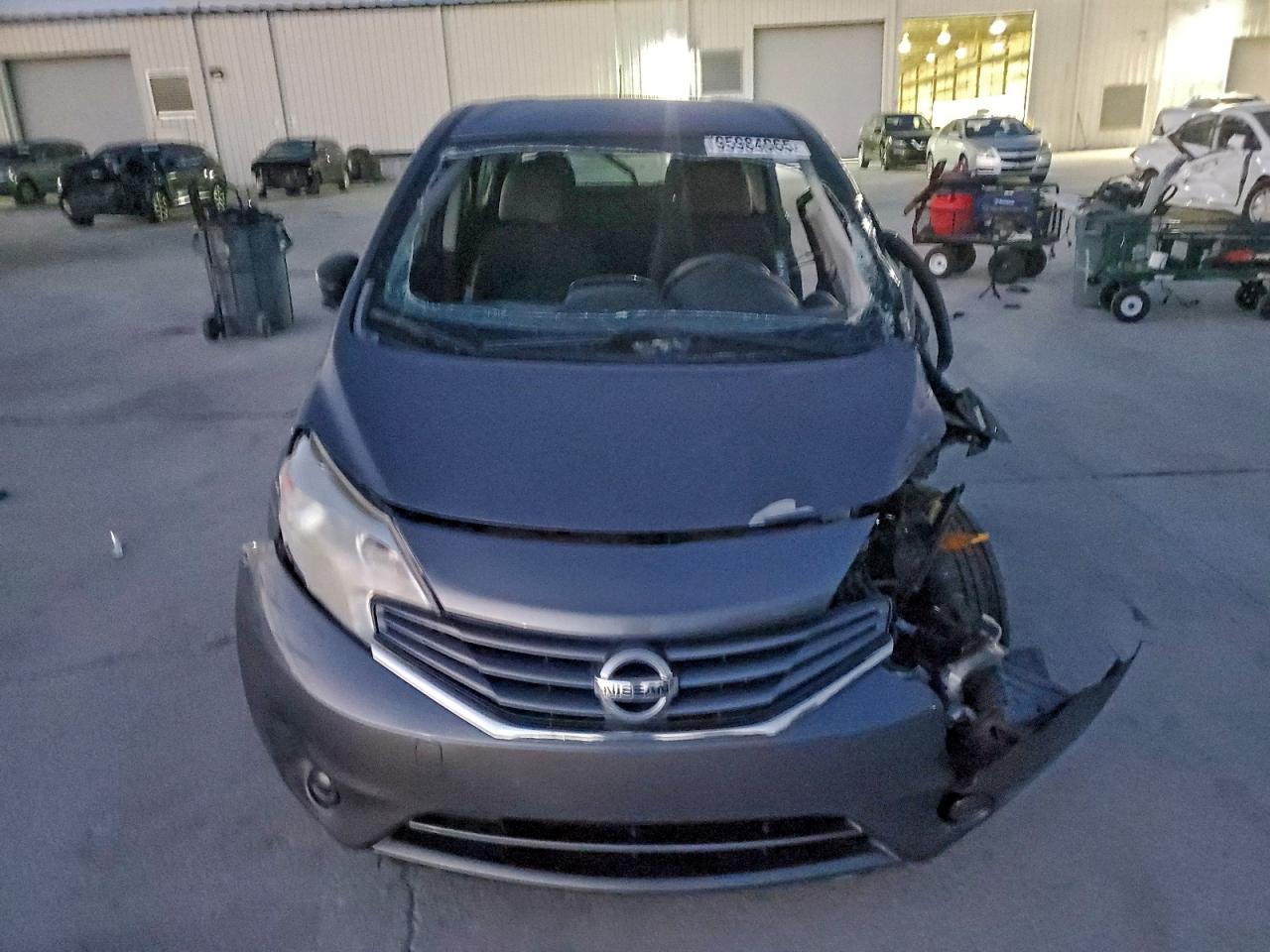 Nissan Versa S Image 7