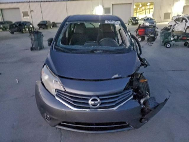 Nissan Versa S Image 7
