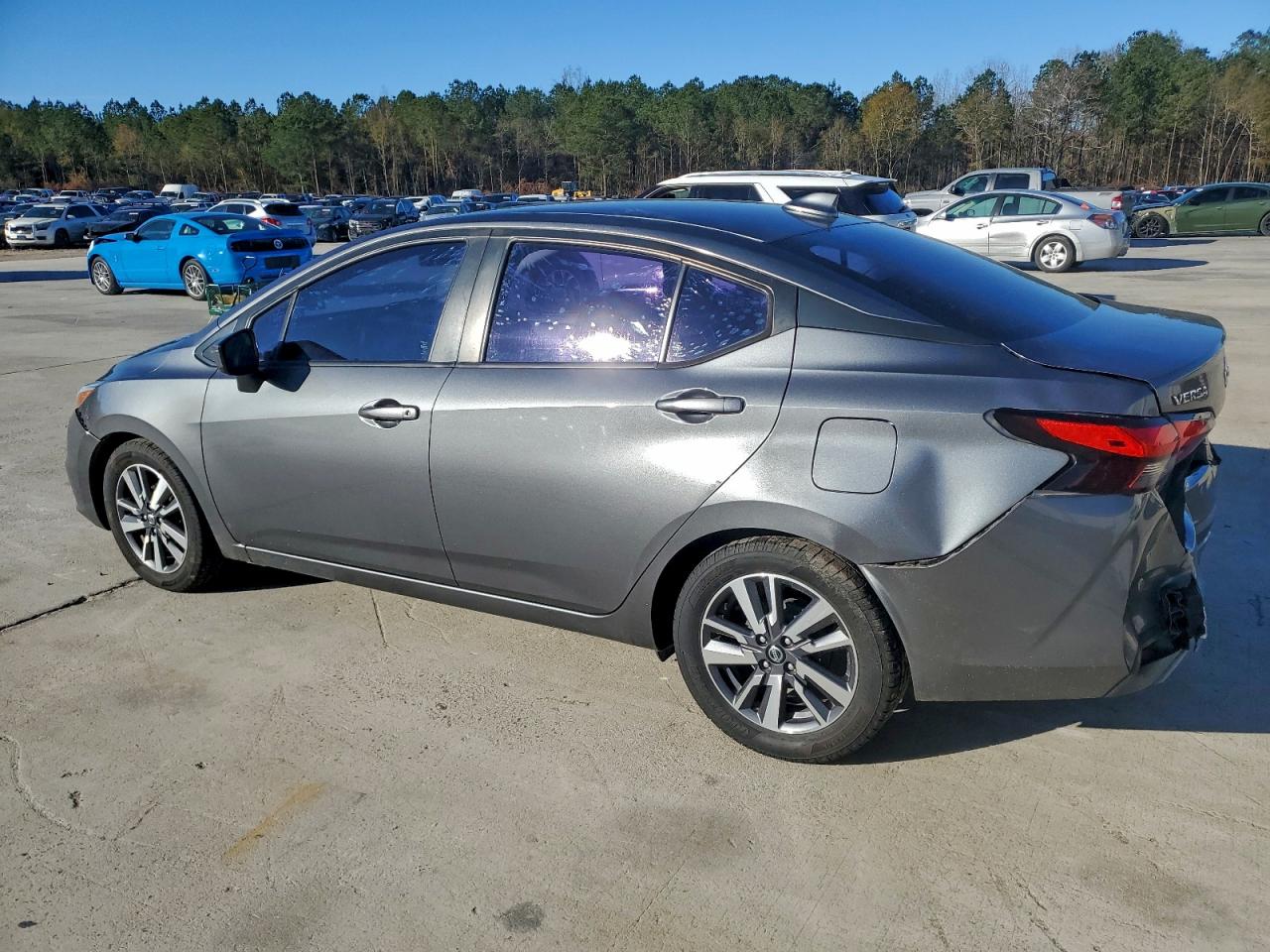 Nissan Versa Sv Image 4