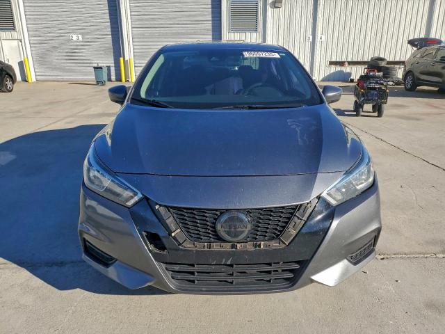 Nissan Versa Sv Image 8