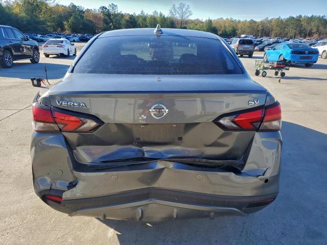 Nissan Versa Sv Image 2