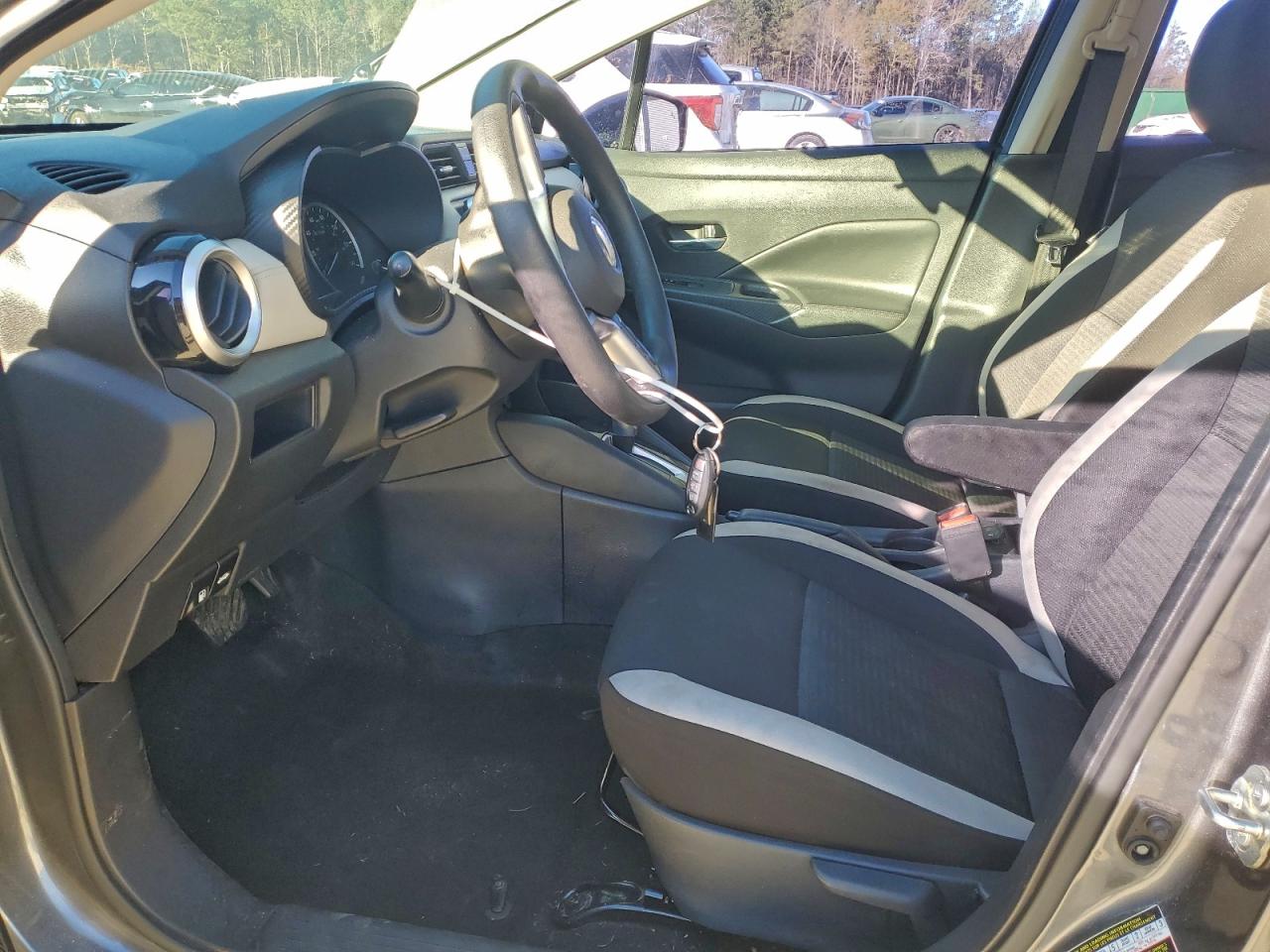 Nissan Versa Sv Image 12