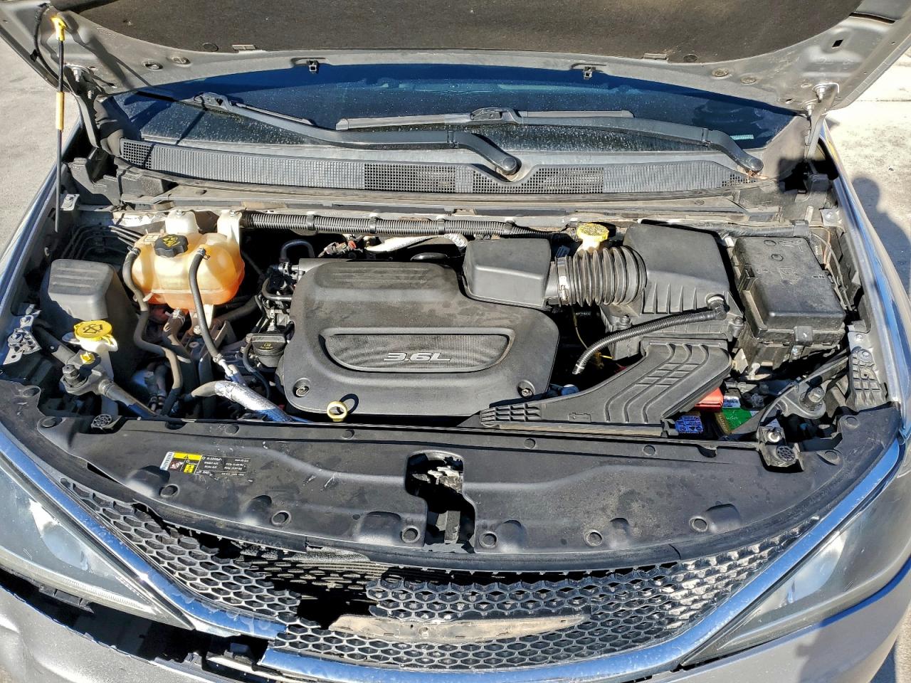 Chrysler Pacifica Touring L Image 9