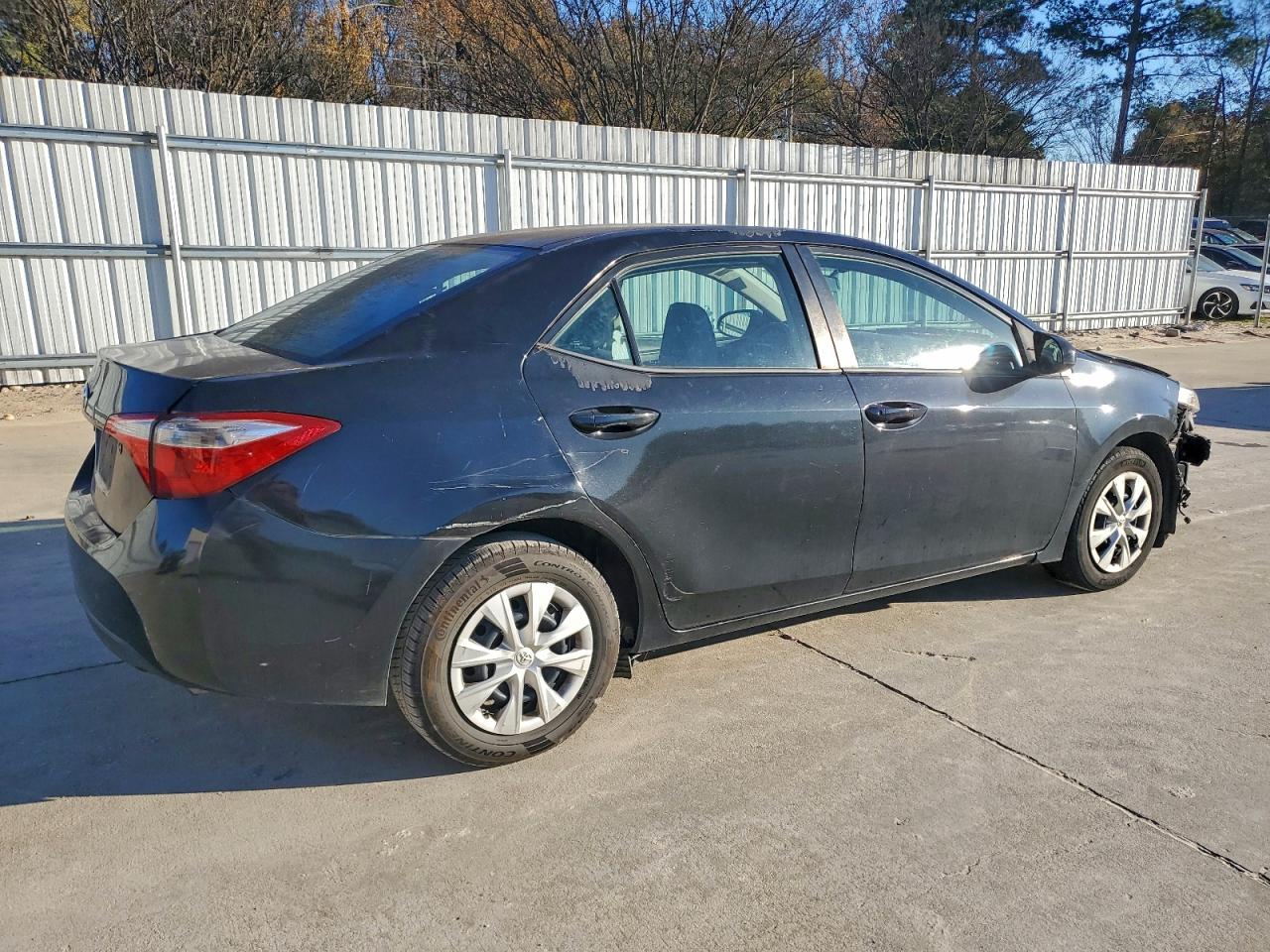 Toyota Corolla L Image 2