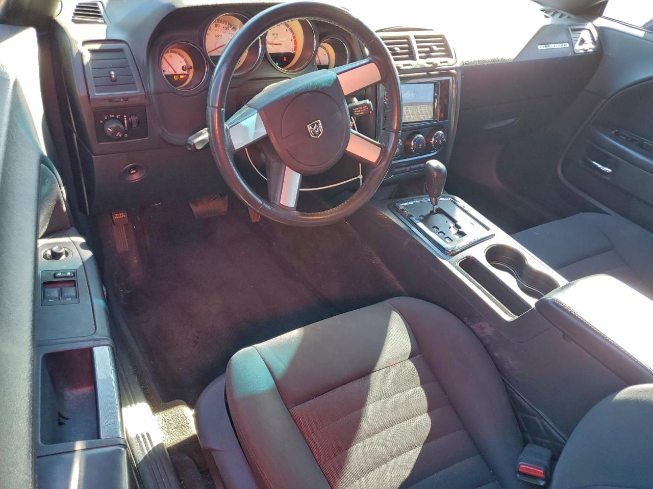 Dodge Challenger R/t Image 8